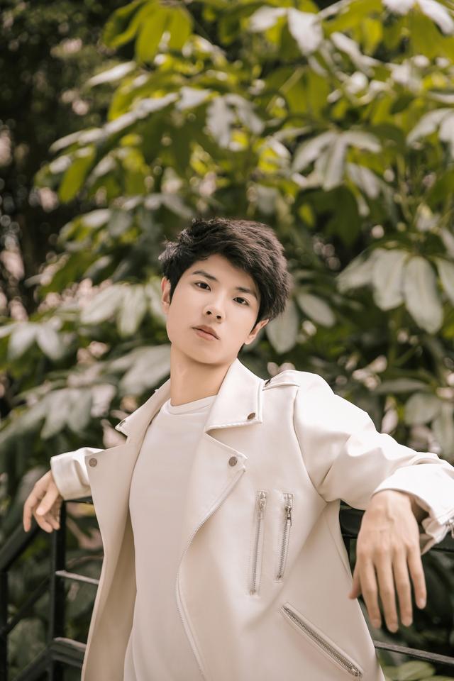 神秘新星闪耀联赛，引发众人瞩目和关注