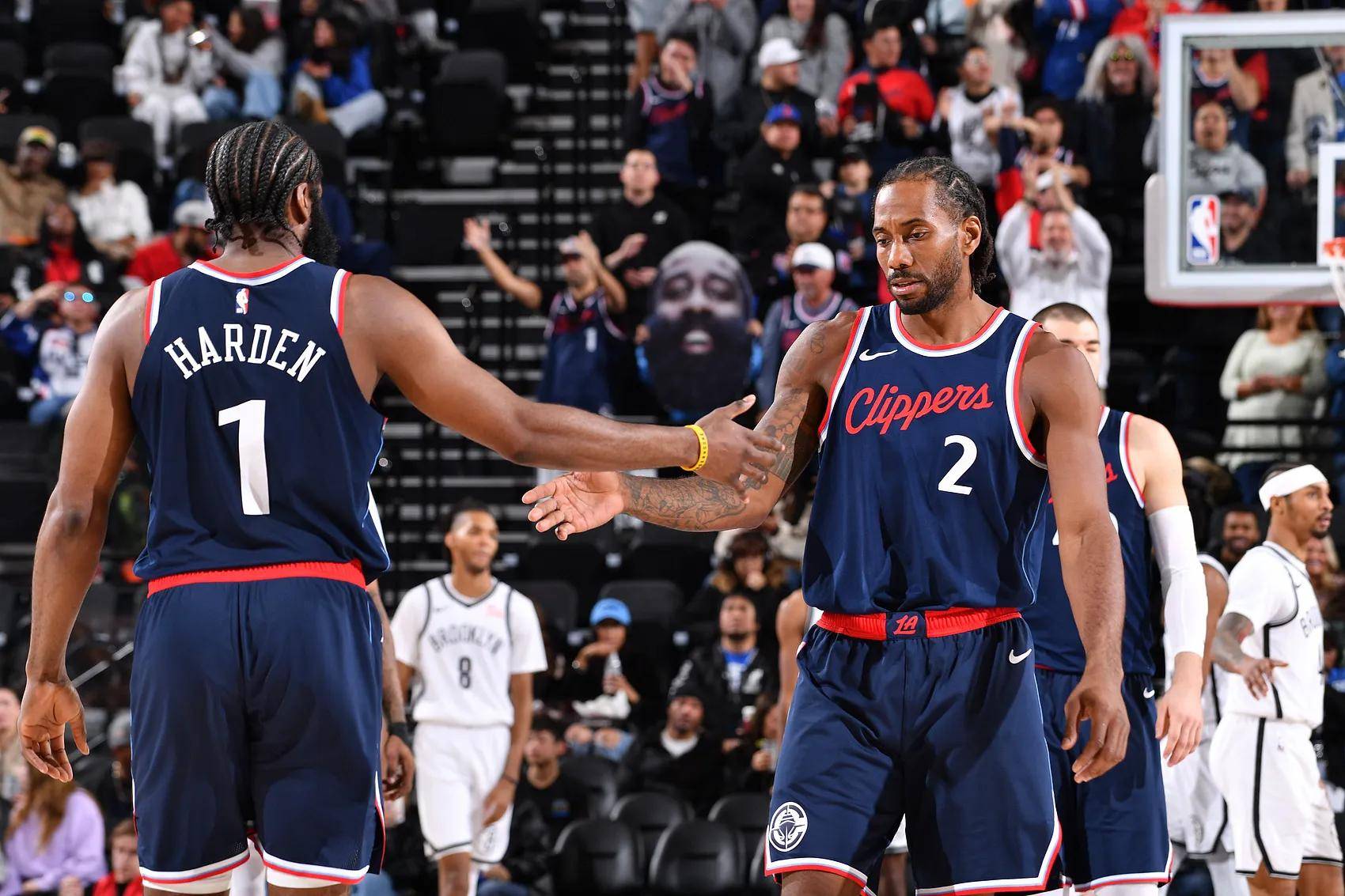 勇士惊艳全场,官方宣布新规助攻爆棚,快船逆转取胜! 勇士惊艳全场,官方宣布新规助攻爆棚,快船逆转取胜!