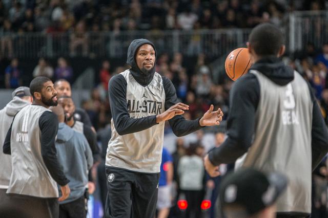 包含米切尔惊艳全场，勇士助攻爆棚，刷新队史纪录逆转取胜！的词条