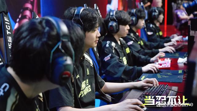 Faker爆冷击败法国队，回归赛场引爆全场！